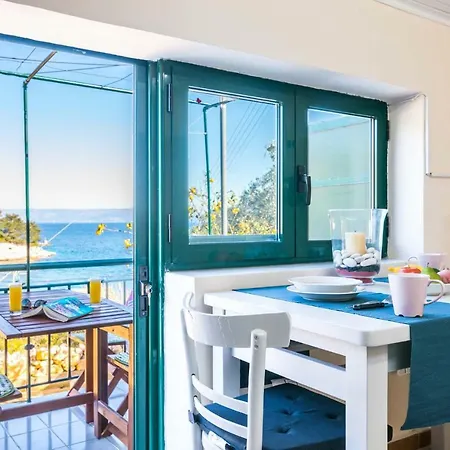 Nick's House By Konnect, Loggos Paxos Holiday home *